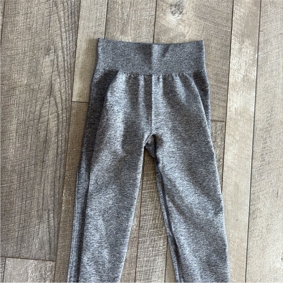 Gymshark Size Small Grey High-Waisted Athletic Leggings. - Picture 4 of 6